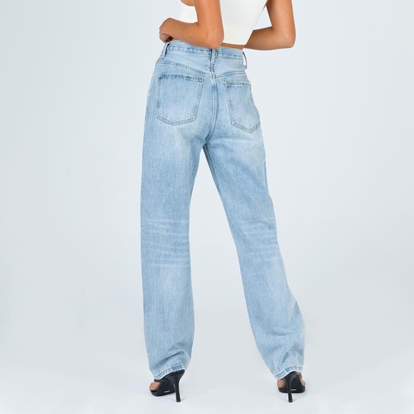 Asymmetrical Straight Jeans - Picture 4 of 6